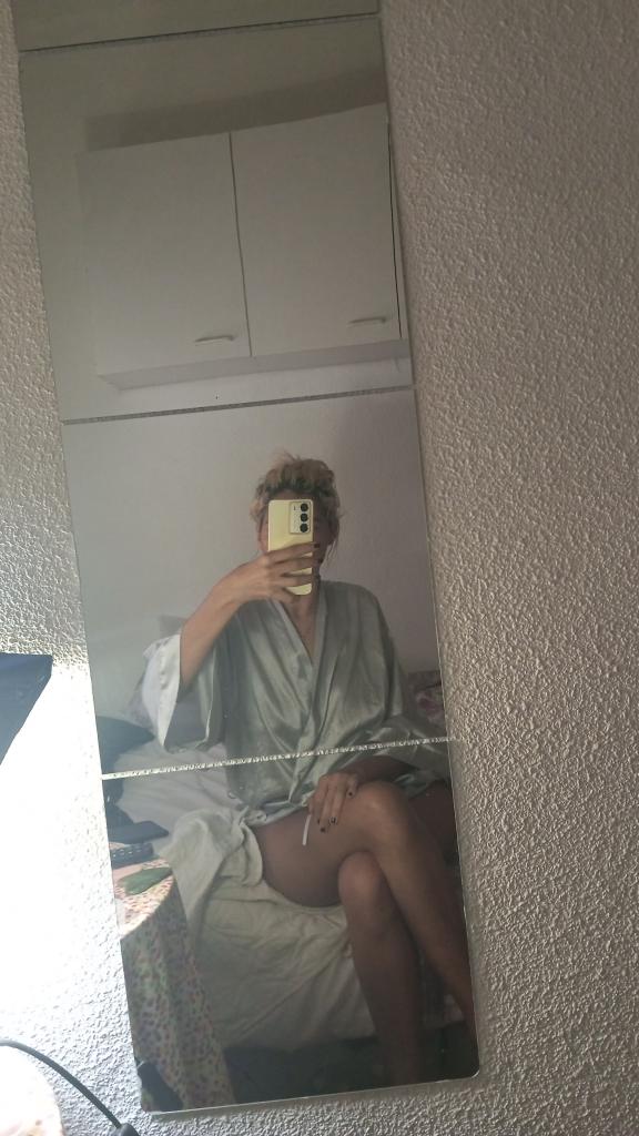 624946418: Chica busca chico en Valencia