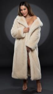 604258393: Chica busca chico en Barcelona