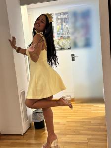 613853458: Chica busca chico en Barcelona