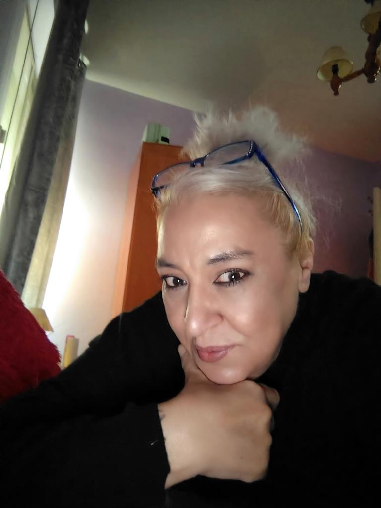 604365005: Chica busca chico en Badajoz