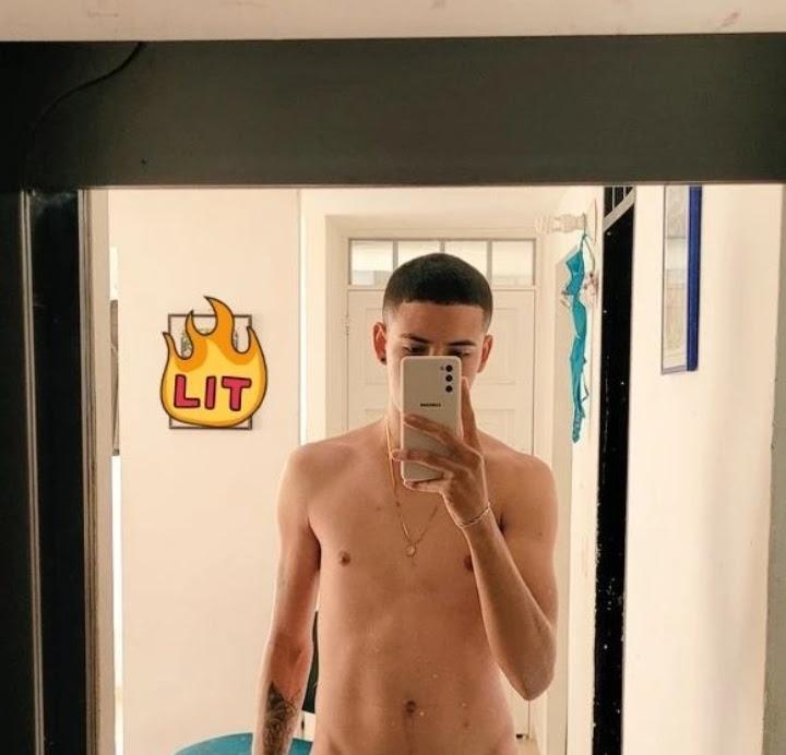 Chico busca chica en Sevilla: 