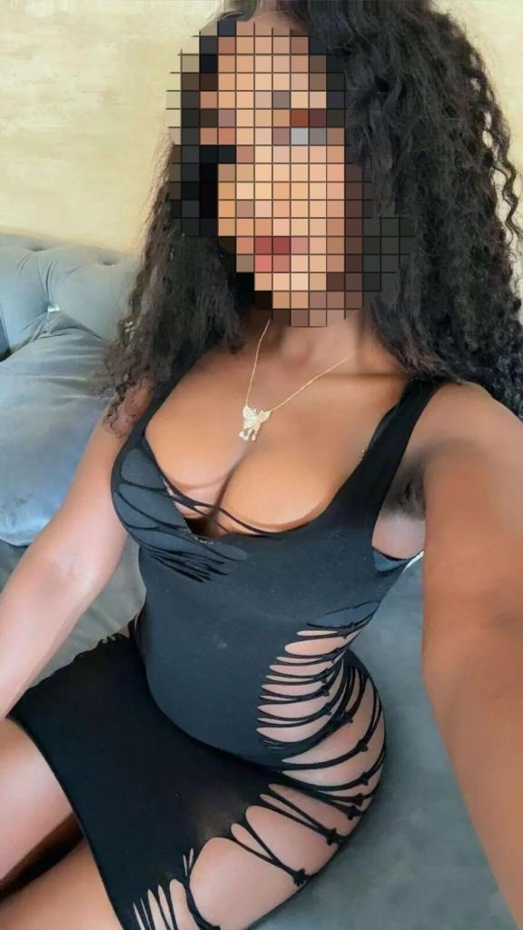 614573827: Chica busca chico en Lérida