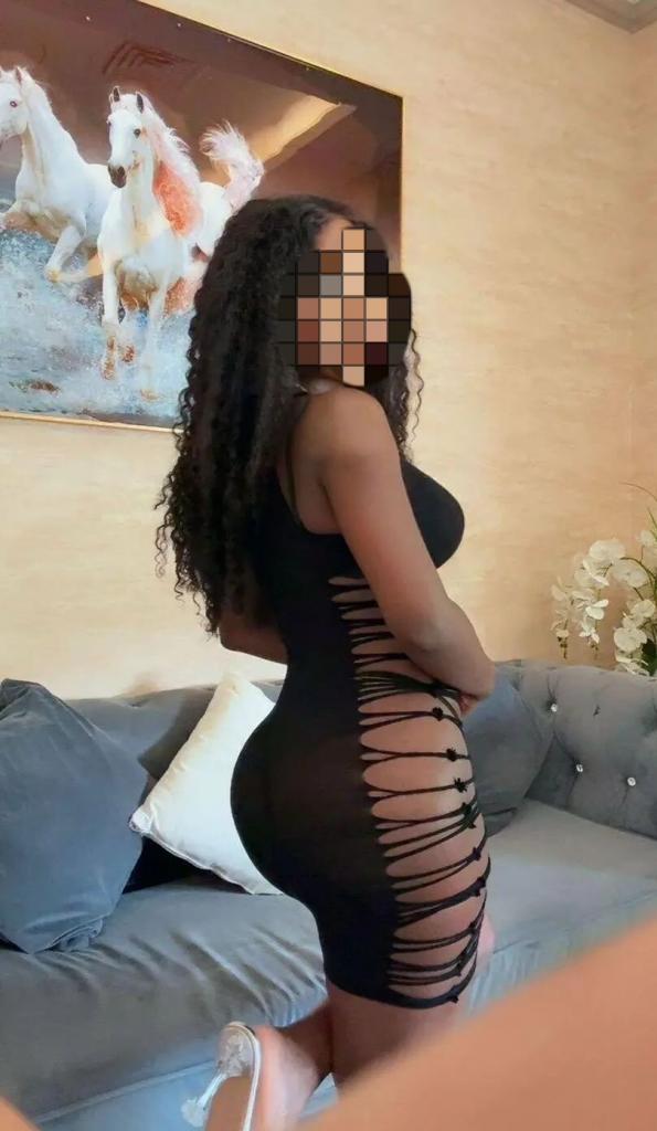 614573827: Chica busca chico en Lérida