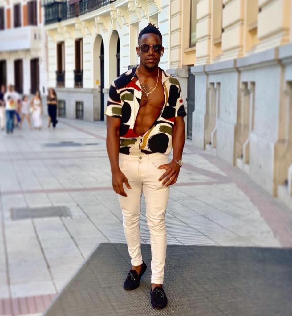 603945330: Chico busca chica en Barcelona