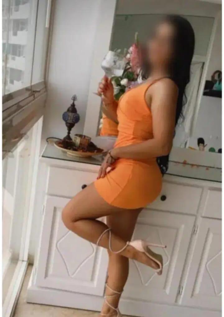 673317625: Chica busca chico en Barcelona