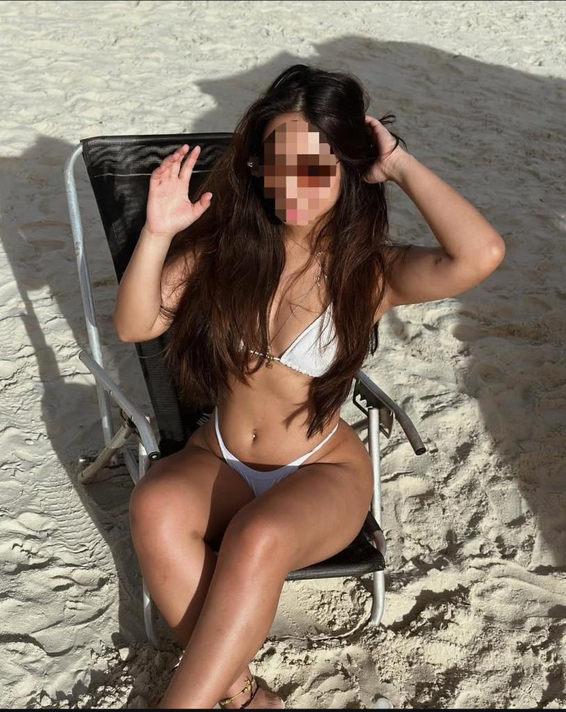 633031282: Chica busca chico en Barcelona