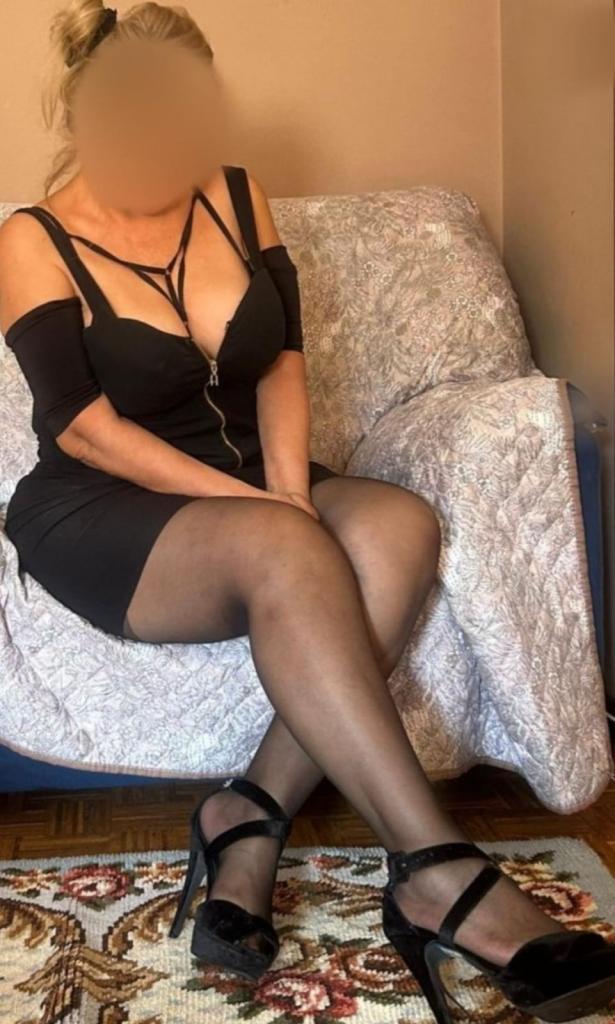 Chica busca chico en Almería: 