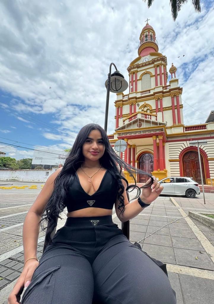 632927895: Chica busca chico en Madrid