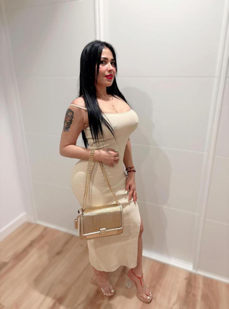 633809781: Chica busca chico en Málaga