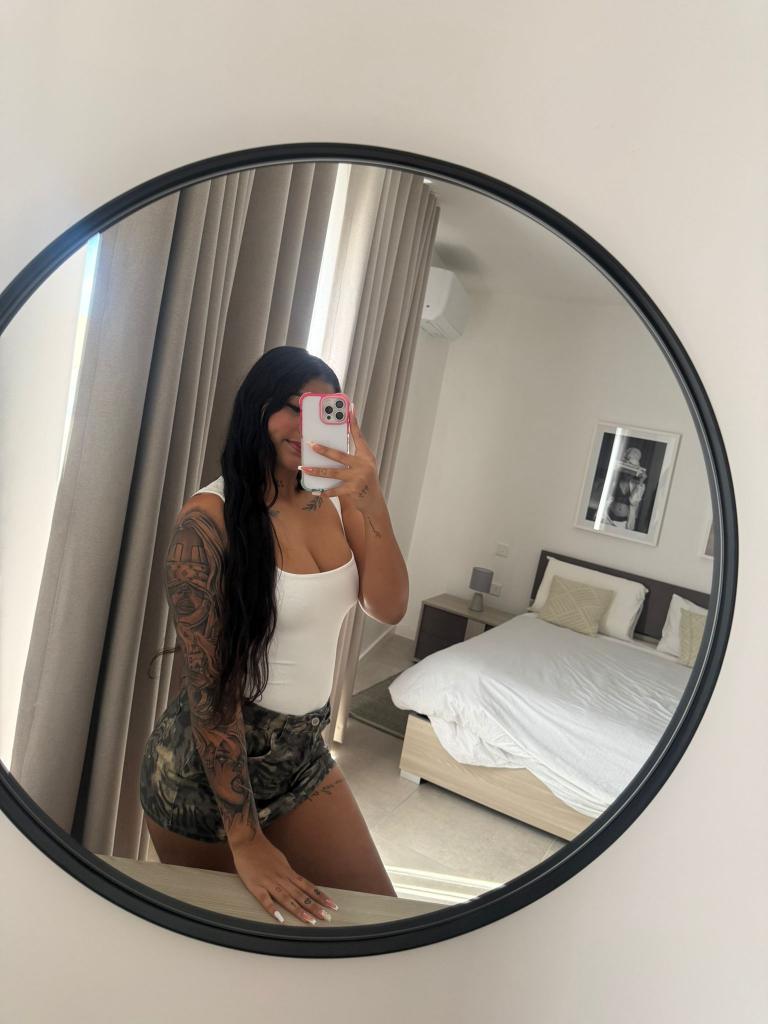 663148206: Chica busca chico en Murcia