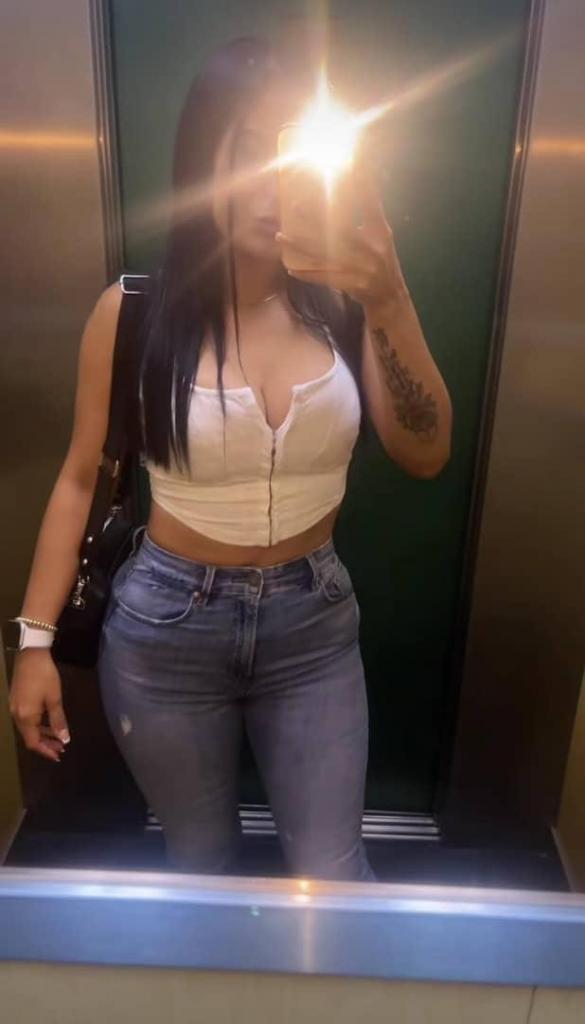 617088123: Chica busca chico en Málaga