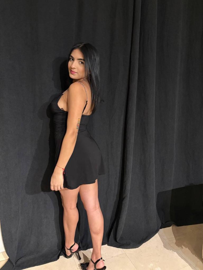 692123321: Chica busca chico en Ibiza