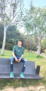 697625075: Chico busca chica en Sevilla