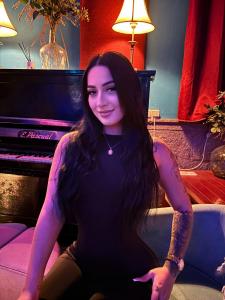 613903404: Chica busca chico en Valencia