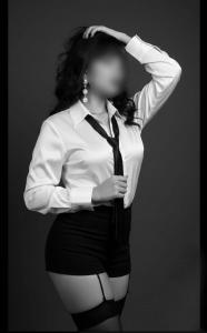 631040075: Chica busca chico en Gerona