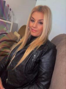 673581411: Chica busca chico en Cádiz