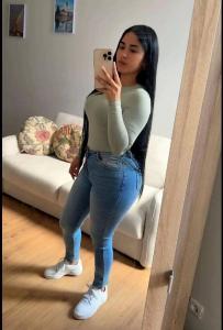 617088123: Chica busca chico en Málaga