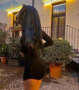 614670681: Chica busca chico en Sevilla