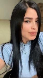 631937179: Chica busca chico en Barcelona