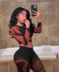 611297728: Chica busca chico en Orense