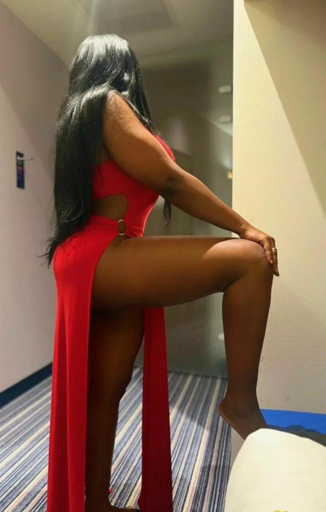 603868819: Chica busca chico en Barcelona