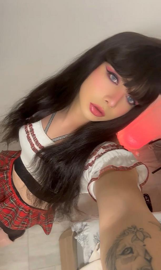 672699261: Transexual en Gerona