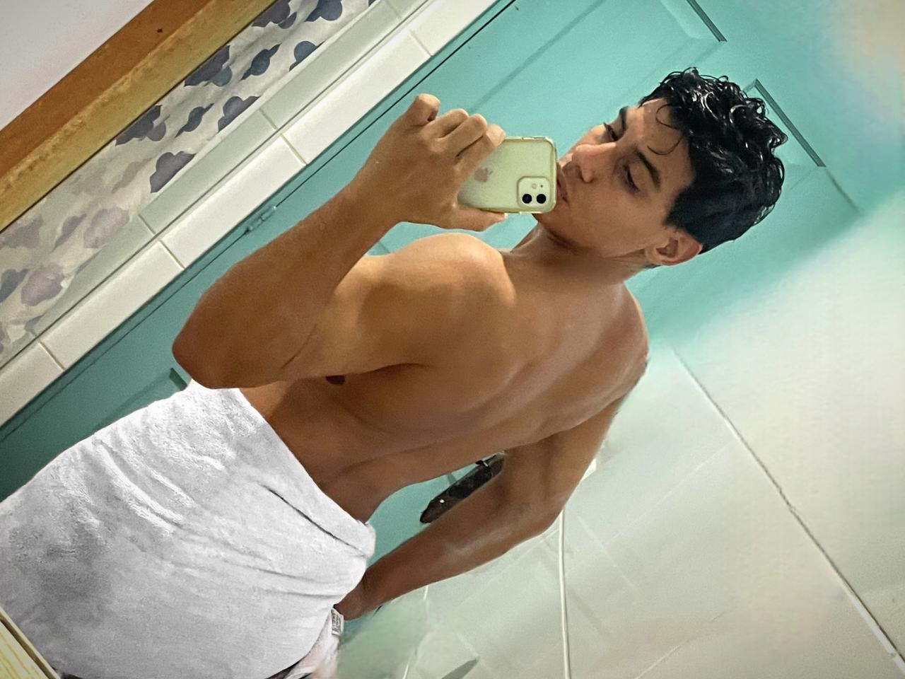 Chico busca chica en Málaga: 