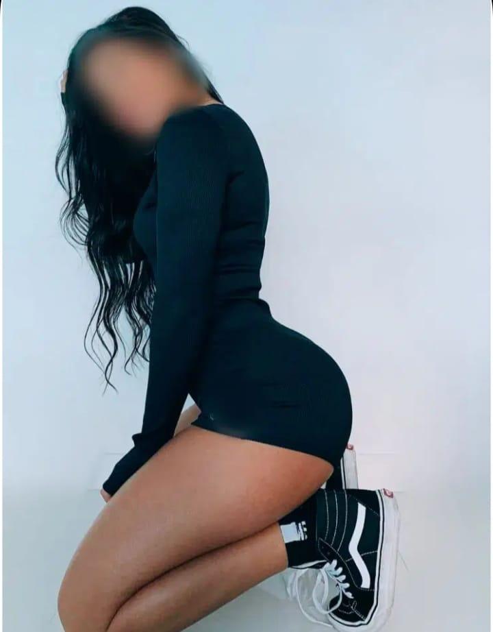 673317625: Chica busca chico en Barcelona