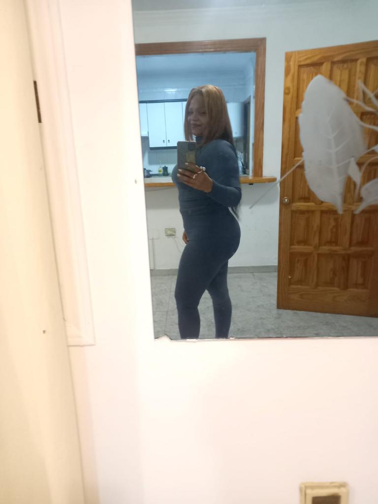 Chica busca chico en Tenerife: 