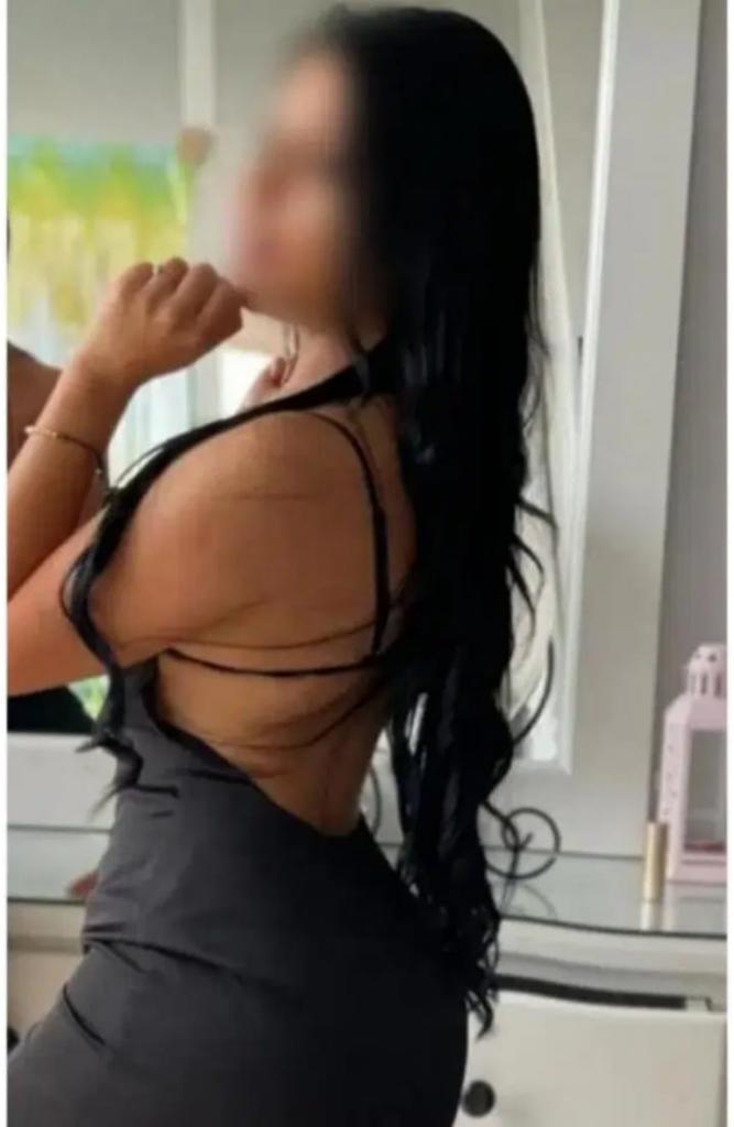 673317625: Chica busca chico en Barcelona