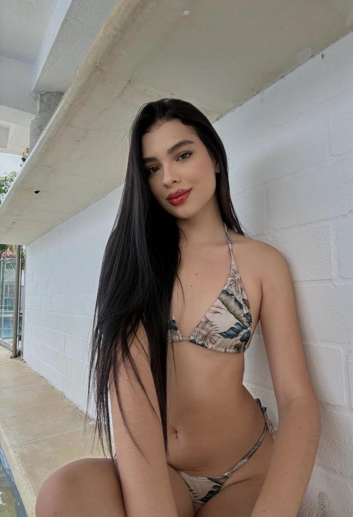 667393618: Chica busca chico en Barcelona