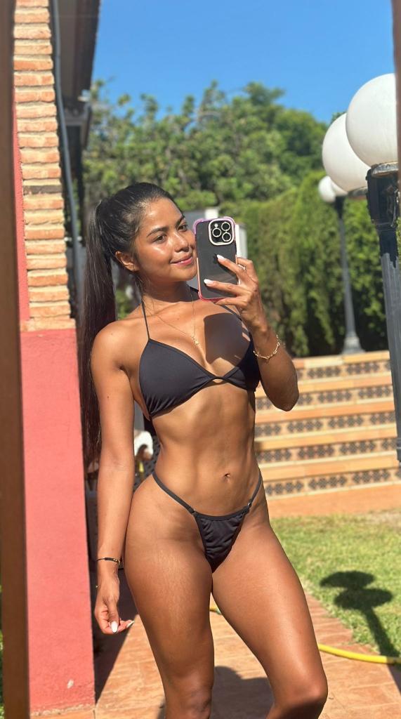 604493010: Chica busca chico en Málaga