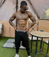 603945330: Chico busca chica en Barcelona