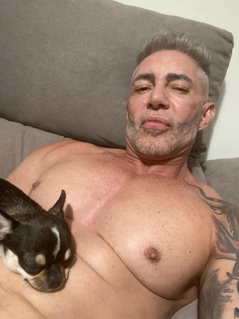 744456349: Chico busca chica en Madrid