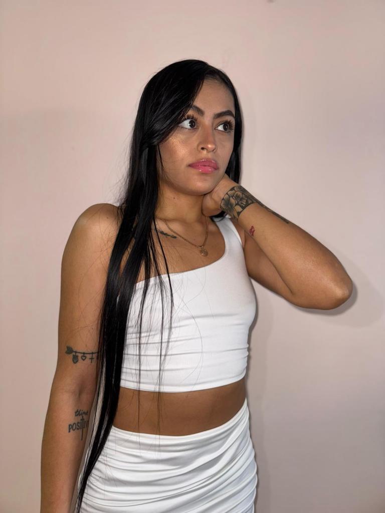 687795447: Chica busca chico en Barcelona