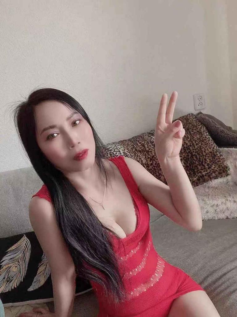 611940548: Chica busca chico en Barcelona