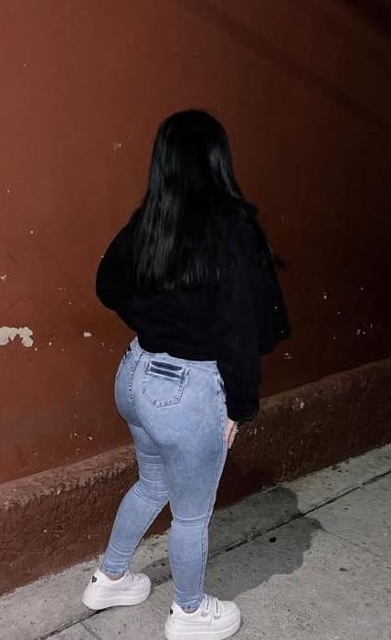 Chica busca chico en Sevilla: Chica busca chico