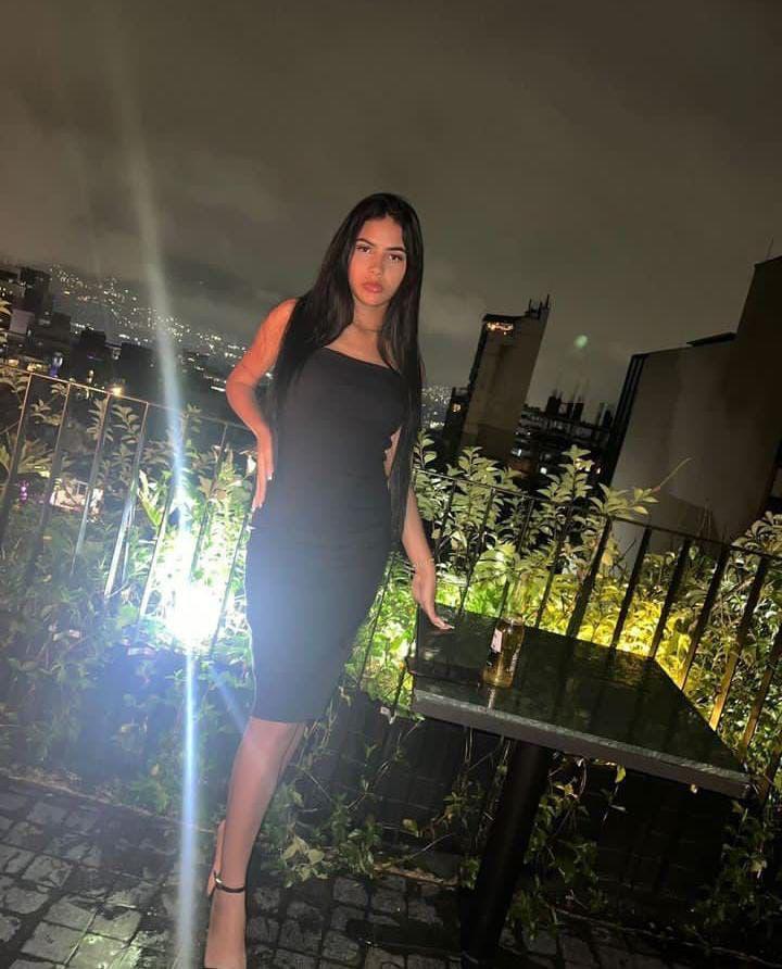 Chica busca chico en Ibiza: 