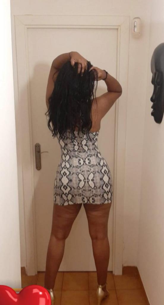 662143367: Chica busca chico en Barcelona