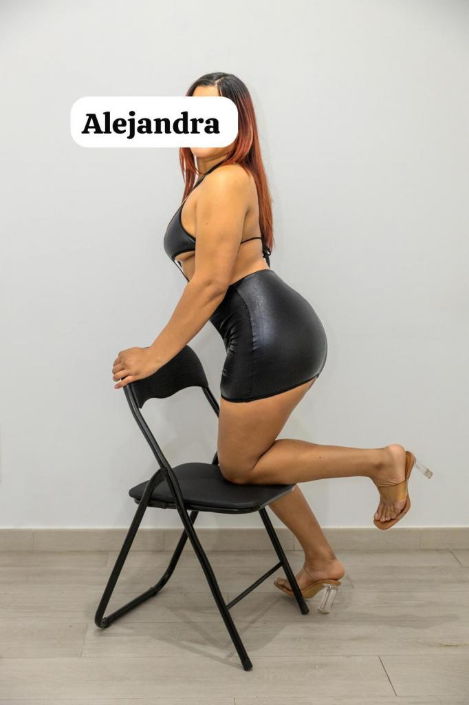 Chica busca chico en Alicante: Chica busca chico