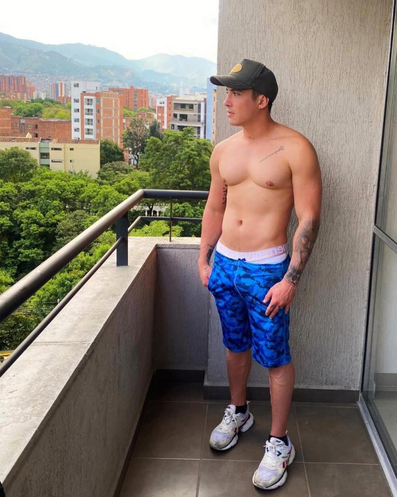 653577944: Chico busca chica en Valencia