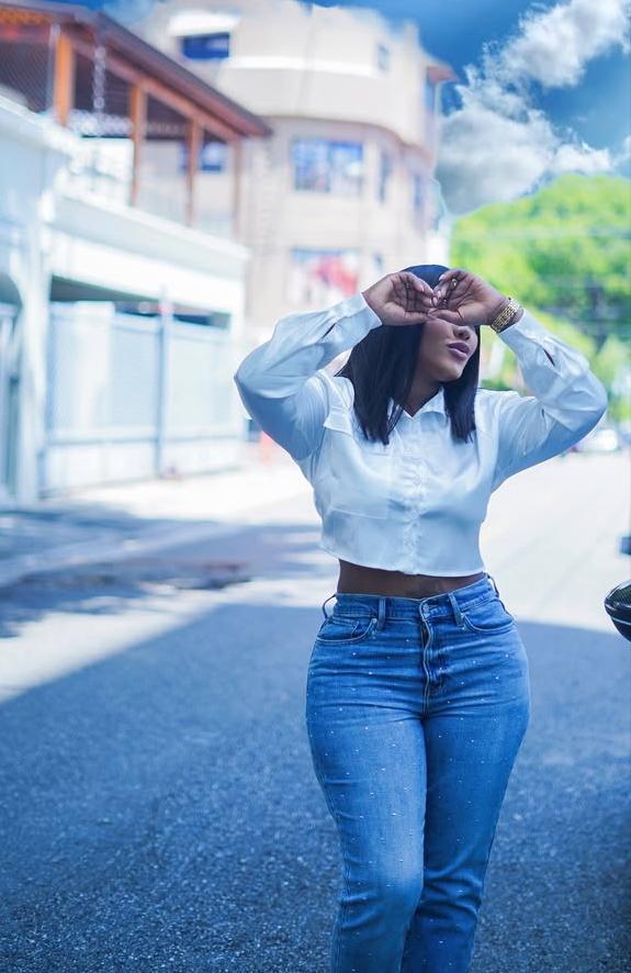 611892433: Chica busca chico en Gerona