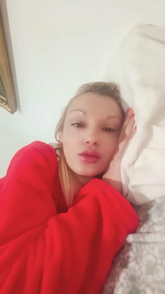 643712460: Chica busca chico en Pontevedra