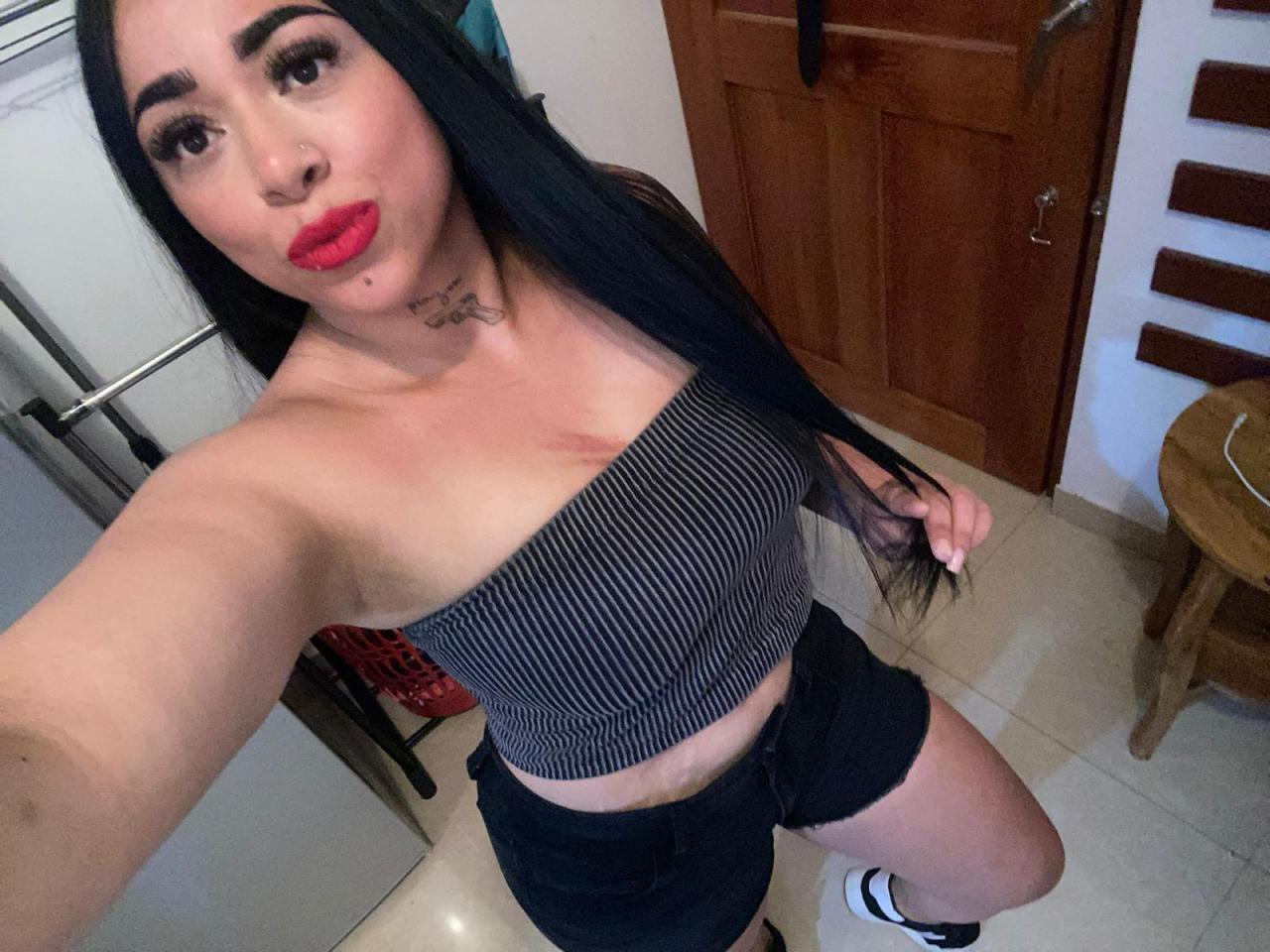 637803403: Chica busca chico en Madrid