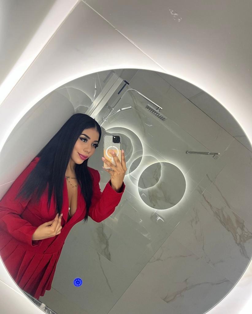 Chica busca chico en Almería: 