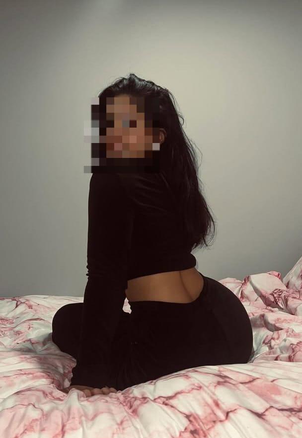 674005887: Chica busca chico en Málaga