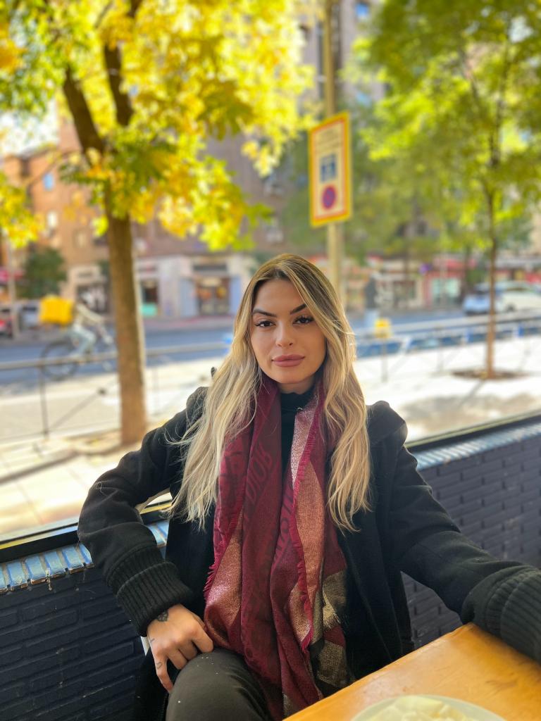 612287956: Chica busca chico en Madrid