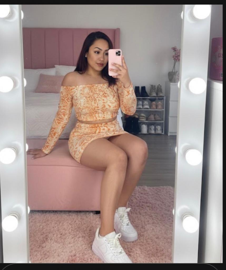 Chica busca chico en Cádiz: 