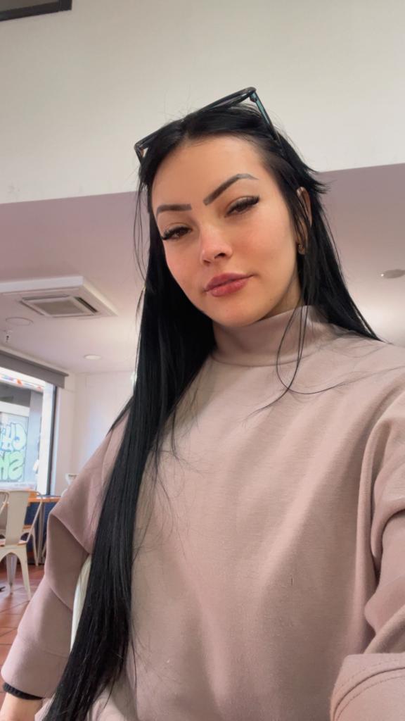 612405898: Chica busca chico en Madrid