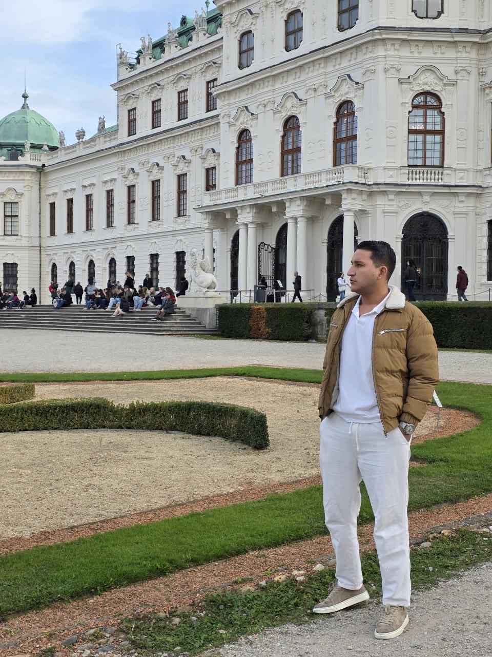 Chico busca chica en Málaga: 